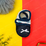 Load image into Gallery viewer, Navy Blue Ribbon Soft Fleece Newborn Girls Shoes | GS1001A